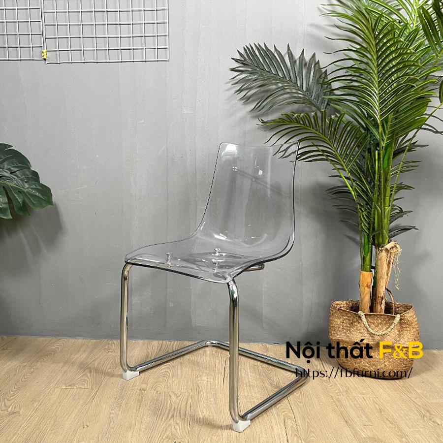Ghế nhựa trong suốt